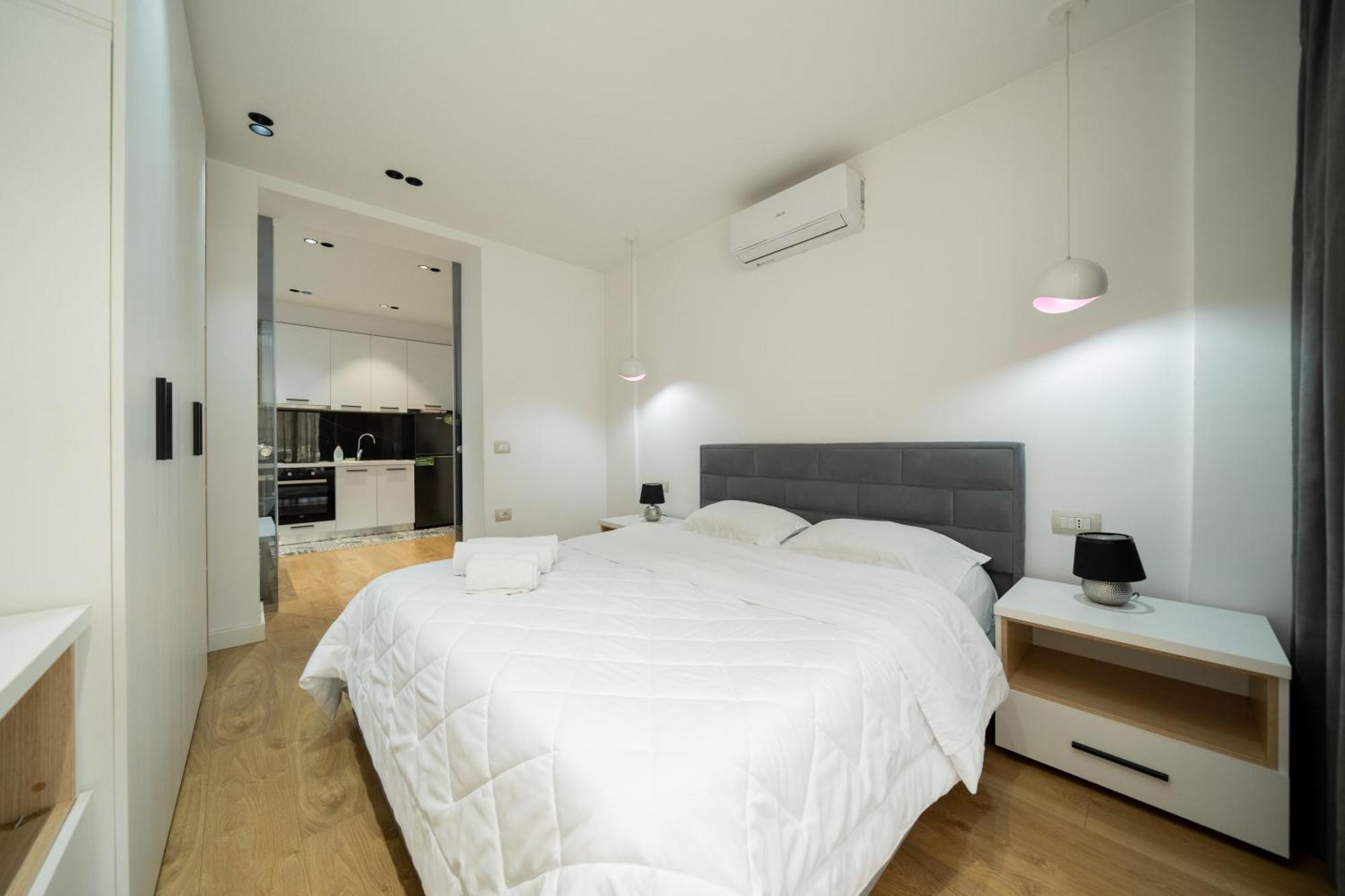 Cosy Urban Central Apartment Tirana Exterior foto